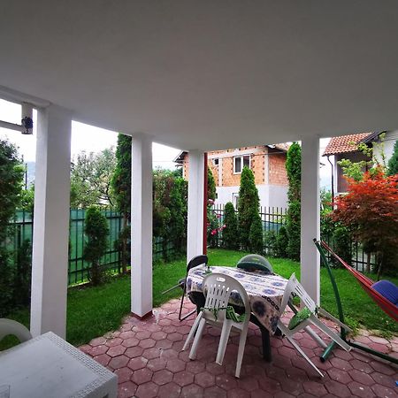 Rest & Recharge 4Bdr Apt- Free Parking, Ac & Garden Сараево Екстериор снимка
