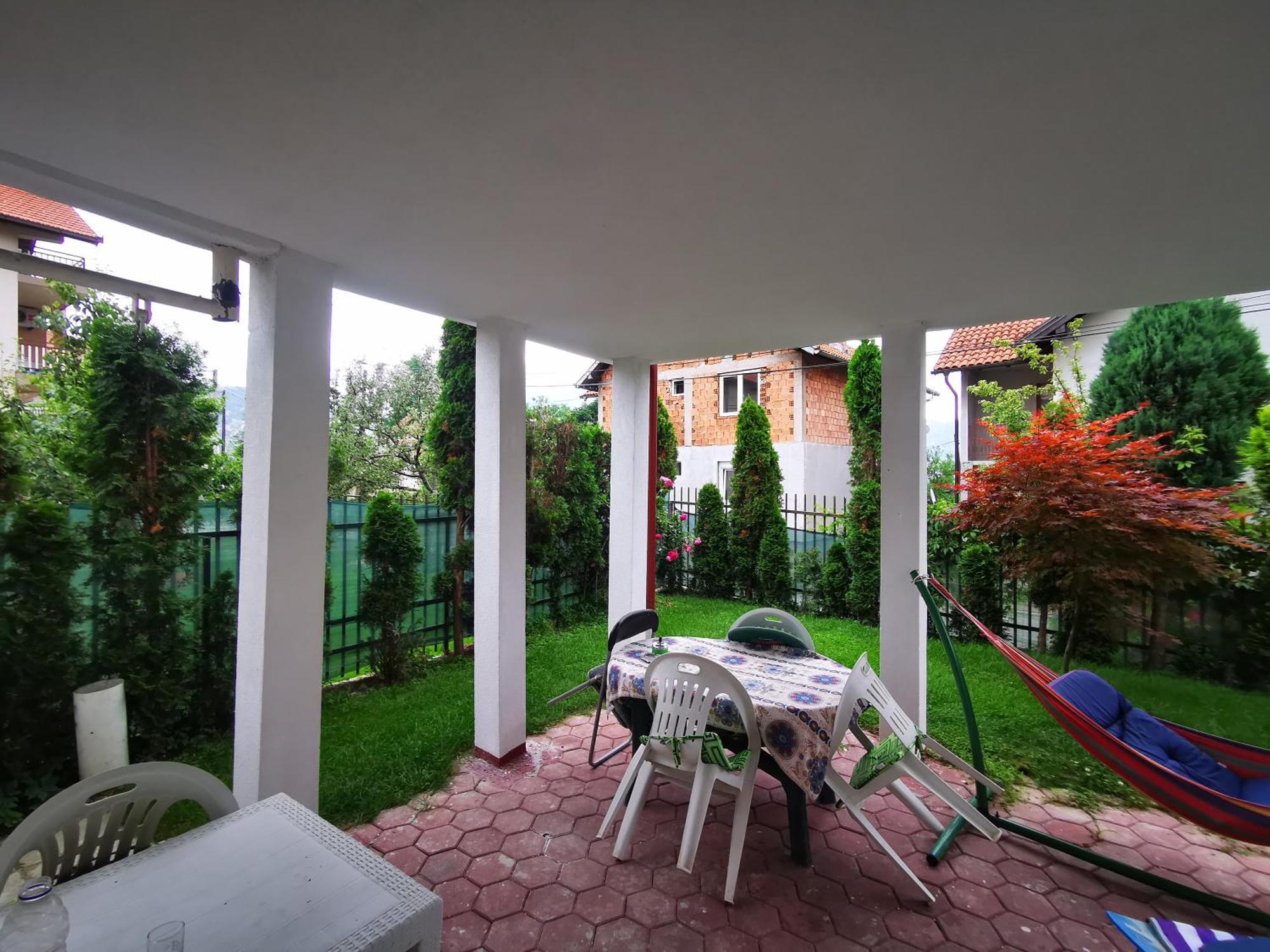 Rest & Recharge 4Bdr Apt- Free Parking, Ac & Garden Сараево Екстериор снимка
